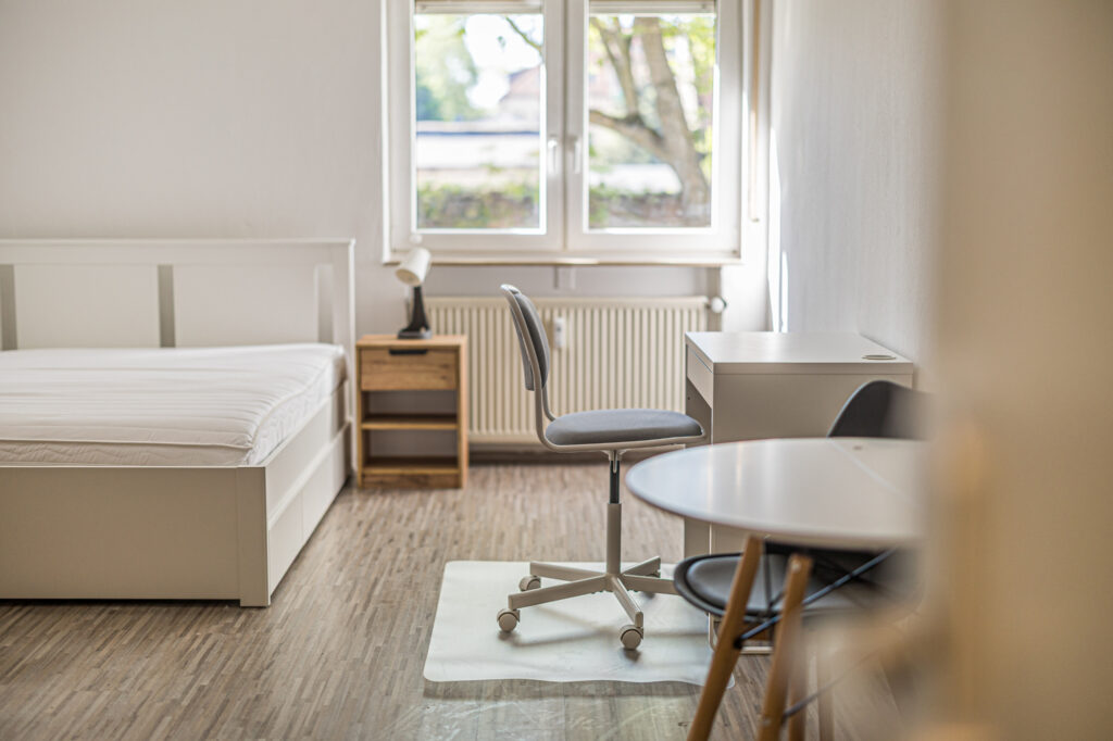 JUWO Leipzig - Kommunales Jugendwohnen, Bornaische Straße, möbliertes Zimmer